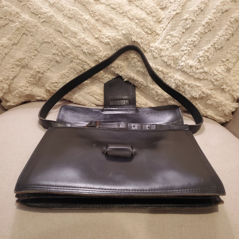 Yves Saint Laurent Black Leather Handbag - Picture 7 of 14